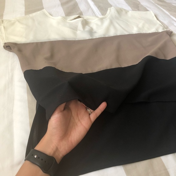 Color block blouse - Picture 2 of 4